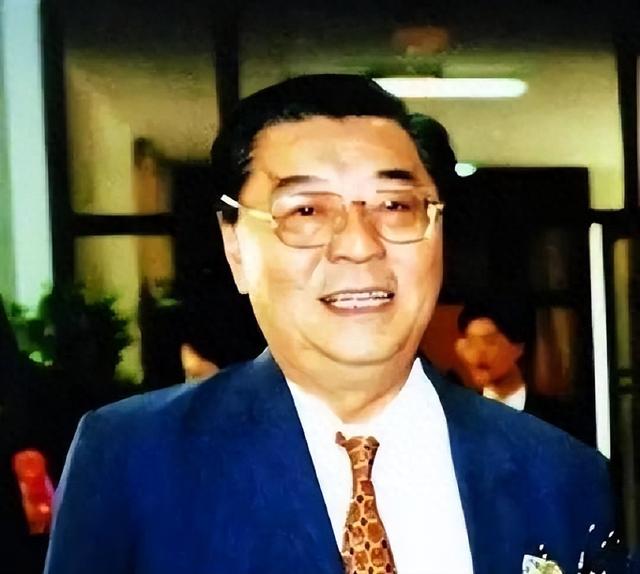 从县委书记直升省委书记，升迁堪比“坐火箭”，一生政绩斐然！