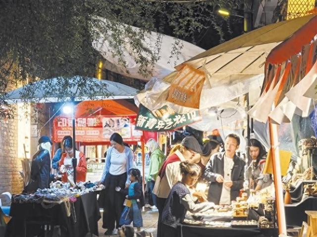 传统文化与现代活力交织的假日盛宴