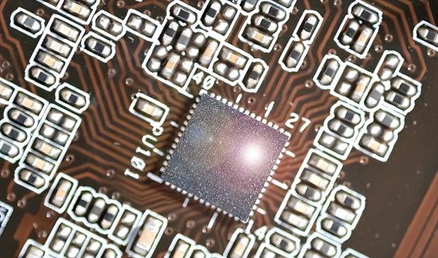 荷兰巨头断供中企晶圆，中国甩出10亿账单反杀！国家这次绝不退让