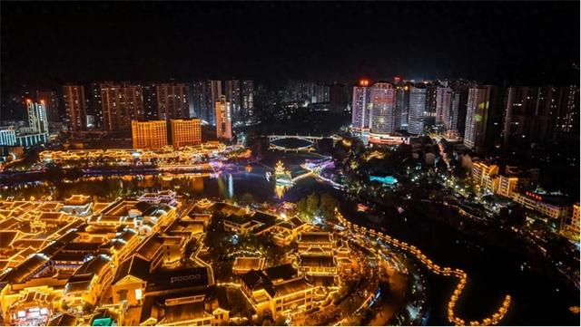 三江映月贺华诞 铜仁五显庙绘就双节文旅新图景
