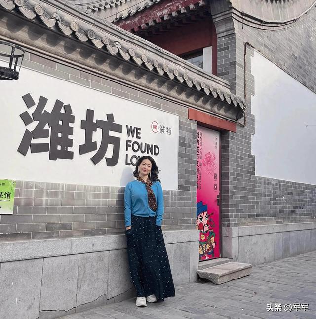 我经常出去旅游，看美景，吃美食，但是我从来不发朋友圈。