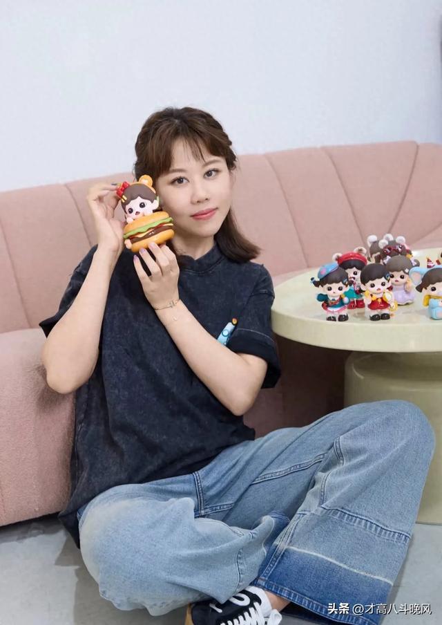 乒乓球运动员陈幸同在平台晒自己美照，化妆后好漂亮啊 优雅有气质