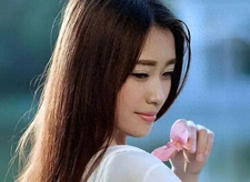 婚姻里的沉默成本:女人如何在妥协中失去自我