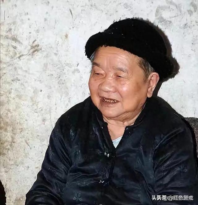 她从大队书记到中央候补委员，84年被开除党籍，退休后住进深山中