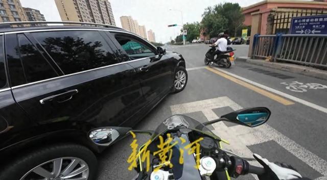 “越野车男子别停摩托车”当事人：我不是中联重科的员工，已经认识到了自己的错误