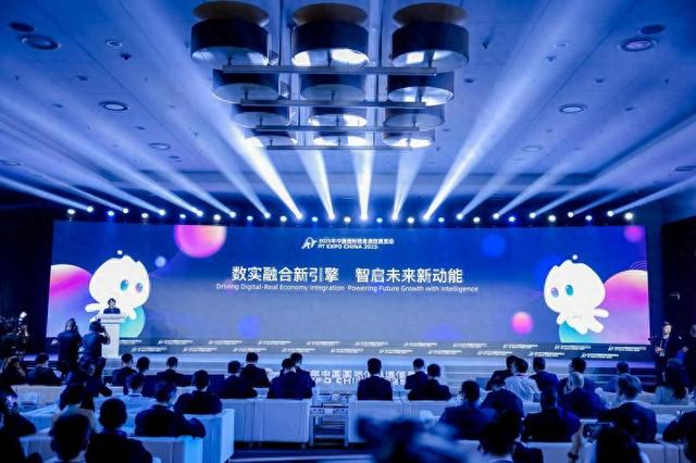 时评：以人工智能大模型赋能政务服务效能提升