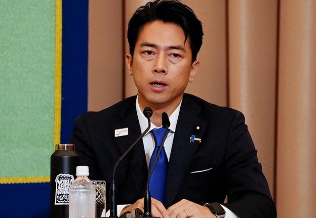 辽宁舰直冲日本，美航母离开，德总理突然出手，给了高市重重一击