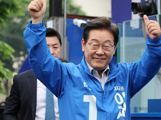 最近李在明变得很奇怪！南京大屠杀遇难者追悼仪式，韩国竟也办了