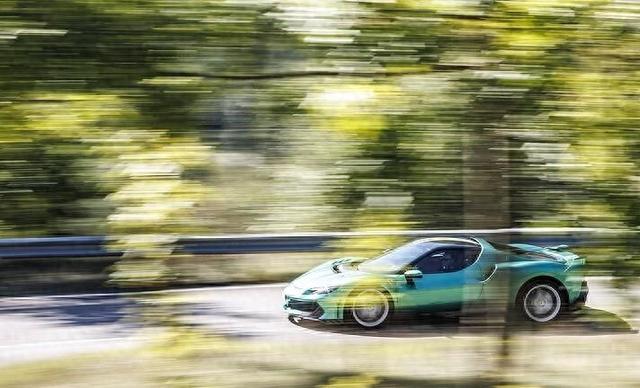 体验法拉利296 Speciale：为什么说操控感是电动超跑给不了的？