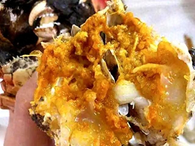 蒸螃蟹要多长时间才熟？牢记3个时间点，不掉腿不流黄，蟹肉鲜嫩