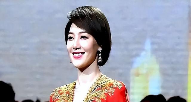 讨好大佬！陪睡上位，遭央视“开除”，她身上的标签哪个才是真的