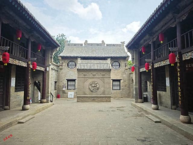 张家大院“变身”：从晋商大院到热火景区