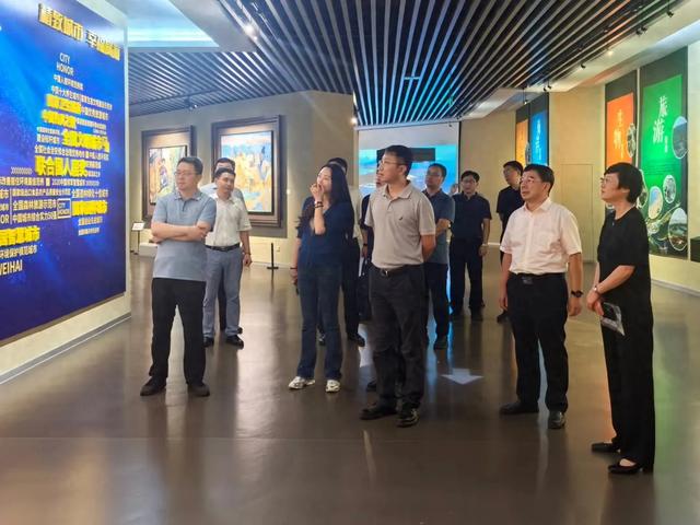 中国国家博物馆馆长罗文利一行来威海市博物馆调研