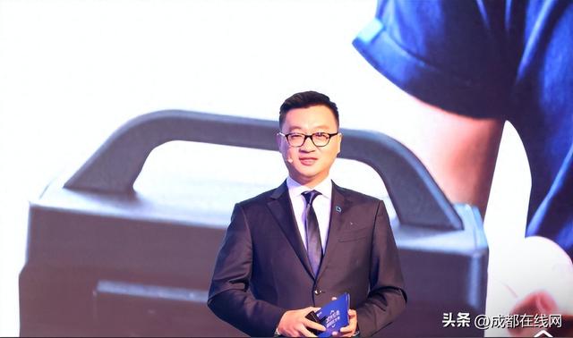 彭永东推动AI助手在房产服务中的应用