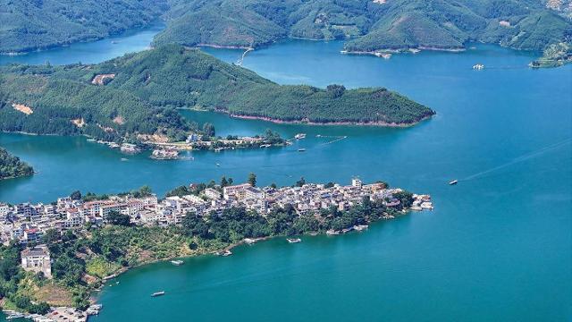 北纬25°C的宝藏阳光小城如此温润，贵州人过冬有了自己的“海南岛”