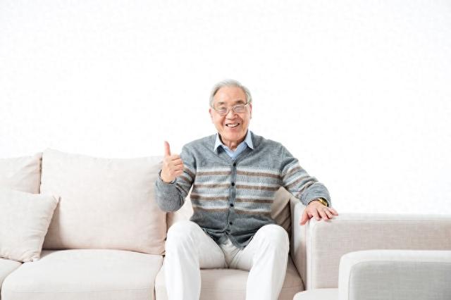 我60岁存款四十万退休金五千，血的教训告诉我，人一定不该心软