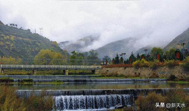 武山县杨河镇：碧水映秋色 烟岚锁峰峦