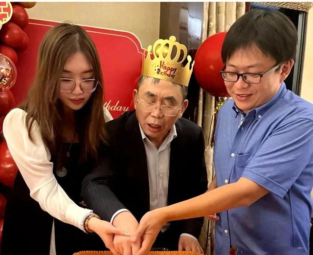 棋圣最后一张生日照曝光！瘦到脱相，网友泪崩：这是告别啊！