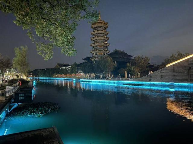 灯火里的平望，国庆夜的诗行