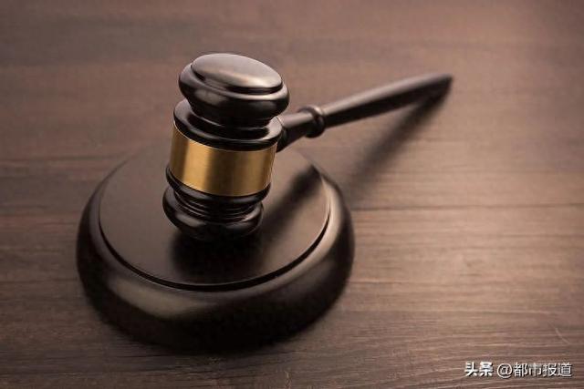 杨某骑电动逆行撞死一女子，北京法院：判刑4年，赔偿203万