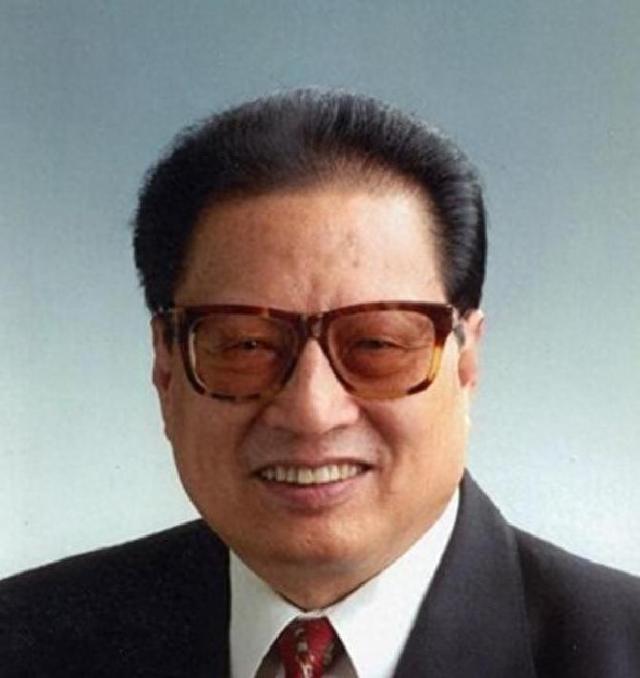 他是原中纪委书记，官至正国级，活到91岁，一子二女都是行业人才