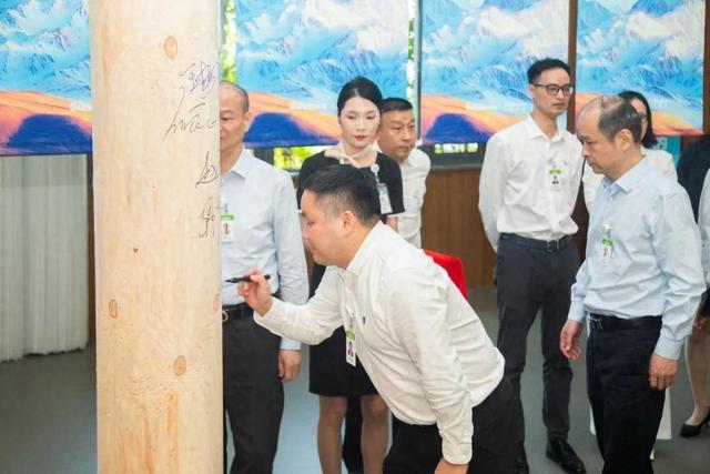 学习华为，国内办公家具“老大”还在努力