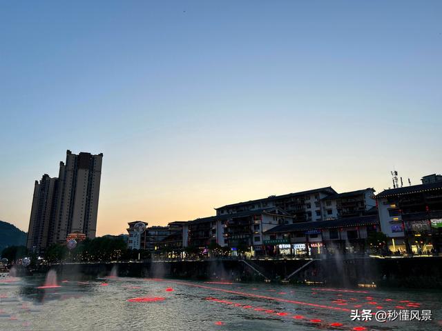 县城是一个景区，景区就是整座县城，不要门票适合避暑遛娃拍照！