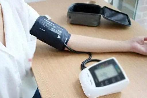 黑豆是血压的"杀手"？医生警告：如果不想血压飙升，这5物要多吃