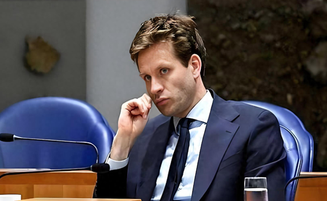 得罪中国知道错了，荷兰停止接管中企，请求来北京面谈，中方准了