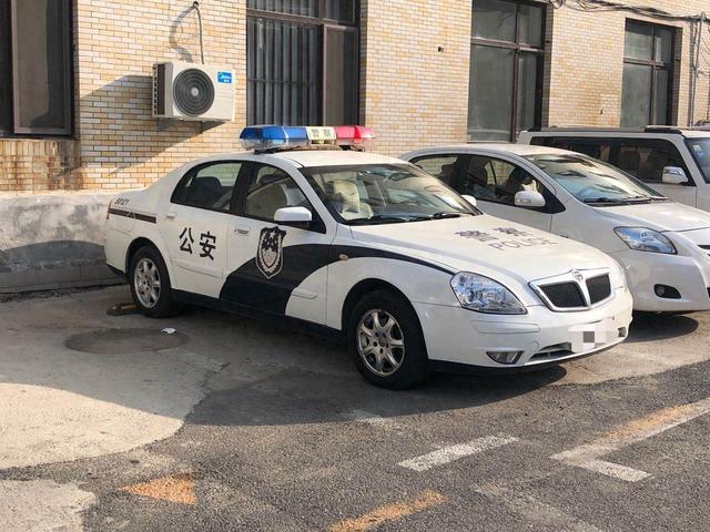 患者在救护车上要求下车小便，下车后坠桥身亡，一审宣判……