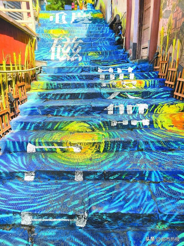 跟着轨道嗨重庆｜到磁器口，走进梵高的“画”里