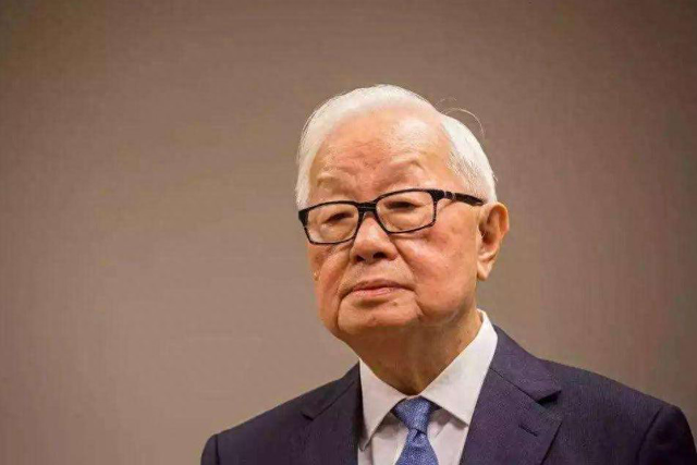 张忠谋被“打”脸！中国造不出AI芯？黄仁勋：这简直太荒谬了