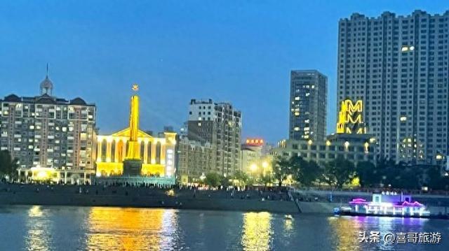 江畔丰碑，岁月回响：漫步佳木斯建国十周年纪念塔