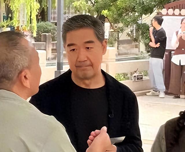 不到24小时，央媒四次点名张国立，王刚的话终于有人信了