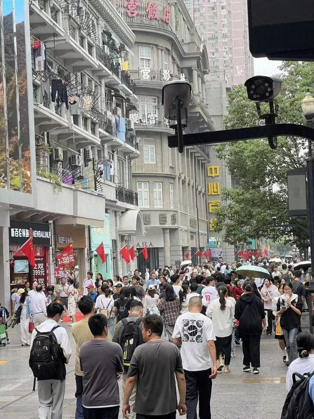 来汉口 逛江汉 | 十一江汉路这些地方爆了！