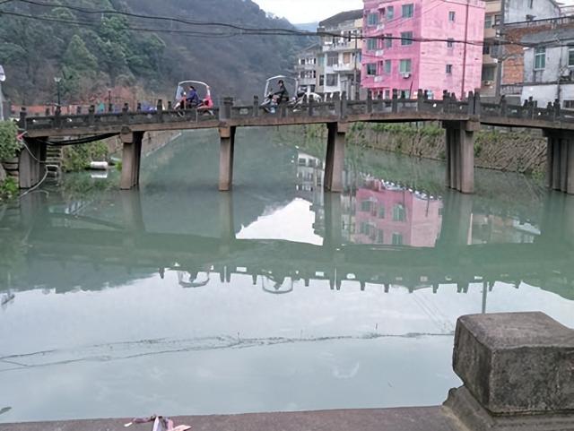 苍南洗马桥：包家善举传佳话，碑立平桥万古留