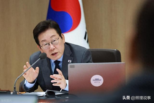 李在明痛批反华集会，这不是言论自由是闹事，免签你会去旅游吗？