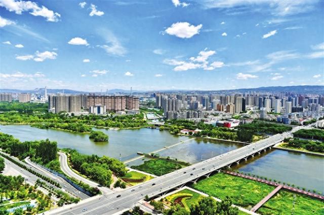 天蓝水清 生态蝶变