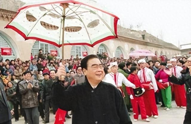 老同志为啥集体反对李鹏当部长？陈云拍桌子：年轻人上不来咋整！