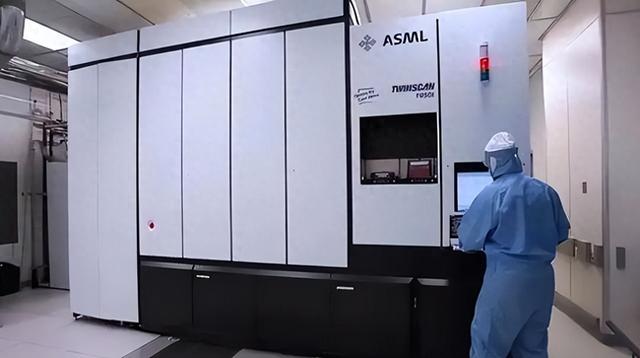 敢和美国对着干的人出现，荷兰公司无惧施压，坚持对华出口光刻机