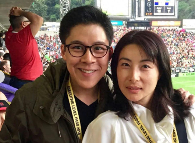 三连升！霍启刚官宣喜讯，新身份给郭晶晶长脸，让李嘉诚不敢吭声