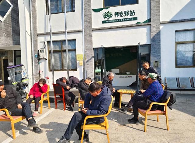 农村有退休金，日子过得就是不一样，底气都足了