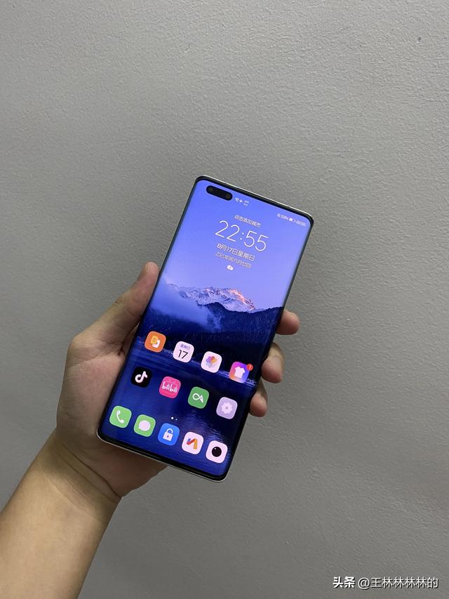 2025年8月了，还有人在用华为Mate40Pro吗？