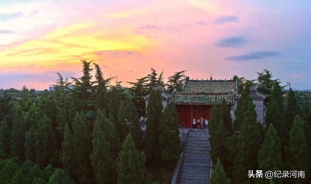 聚焦于旅游领域，会发现，菏泽在诸多层面着实难以与商丘相媲美