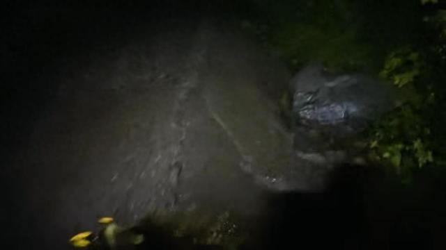 大学生自曝反穿南太行夜遇暴雨被队友抛弃后迷路，资深领队：路线难度大，建议迷路后及时找救援
