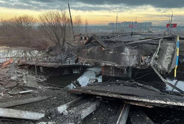 普京下令复仇，俄罗斯发起斩首行动，乌军官当场殒命，美英法失声