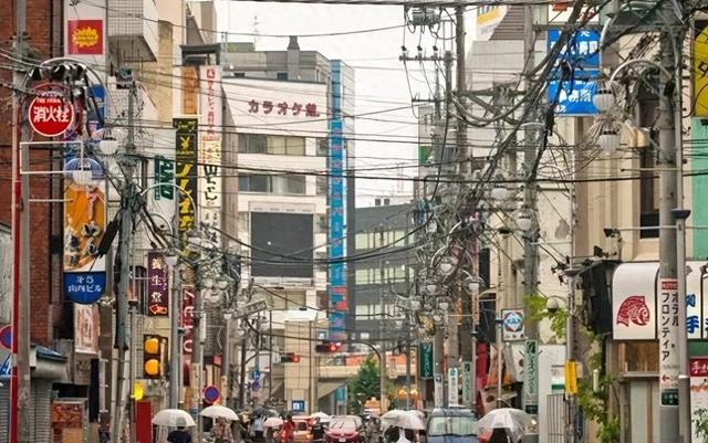 日本很纳闷！为什么中国放弃电线杆，要用昂贵的地下电缆？