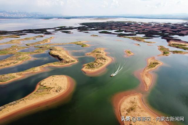 大河壮阔 亮丽北疆 |乌海湖：金沙碧水共长天