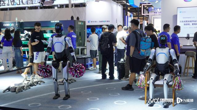 向中国移动供货200台双足机器人，智元称找落地场景要务实
