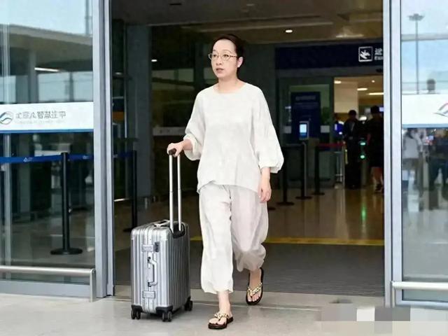 老了真的老了，好多年没有她消息了，当年可是红的发紫，她叫啥名